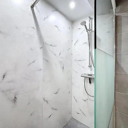 La Joliette - Centre Of With Side Sea View