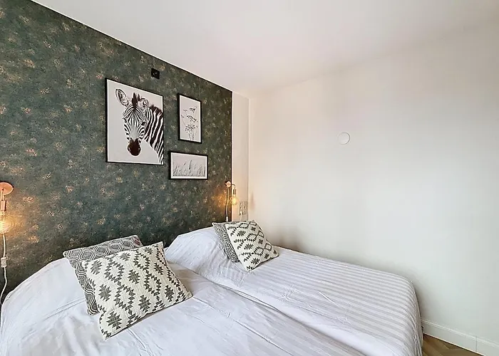 La Joliette - Centre Of With Side Sea View