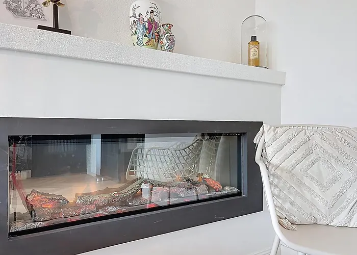 La Joliette - Centre Of With Side Sea View *